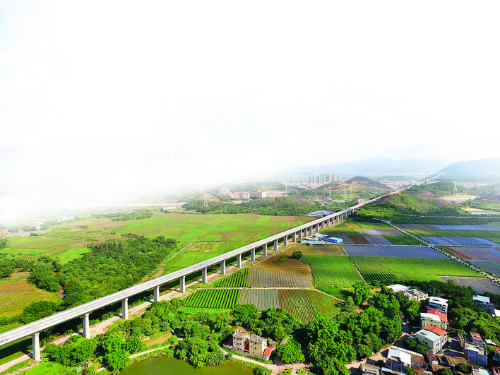     潼湖生態(tài)智慧區(qū)一角。  惠州日報記者李松權(quán) 攝