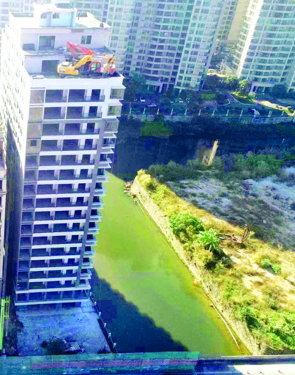     位于惠東縣稔山鎮(zhèn)亞婆角片區(qū)的1宗“兩違”建筑于今年2月28日起清拆。